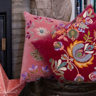 Sierkussen - Fluweel - Velvet - Geborduurd - Fairtrade - Wereldwinkel Arnhem-Velp